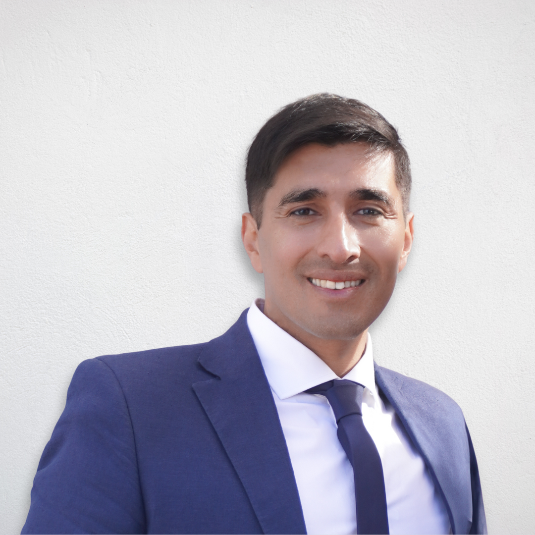 Dr. Sebastián Carbajal